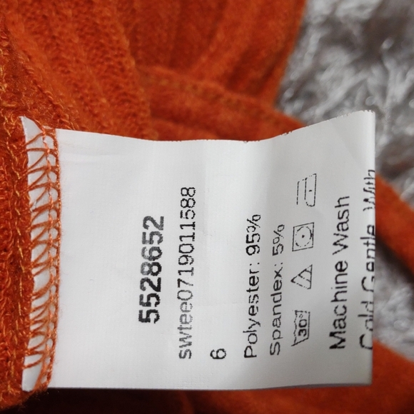 Shein Medium Tangerine Orange Rushed Ribbed V-Neck crop top - Picture 8 of 10